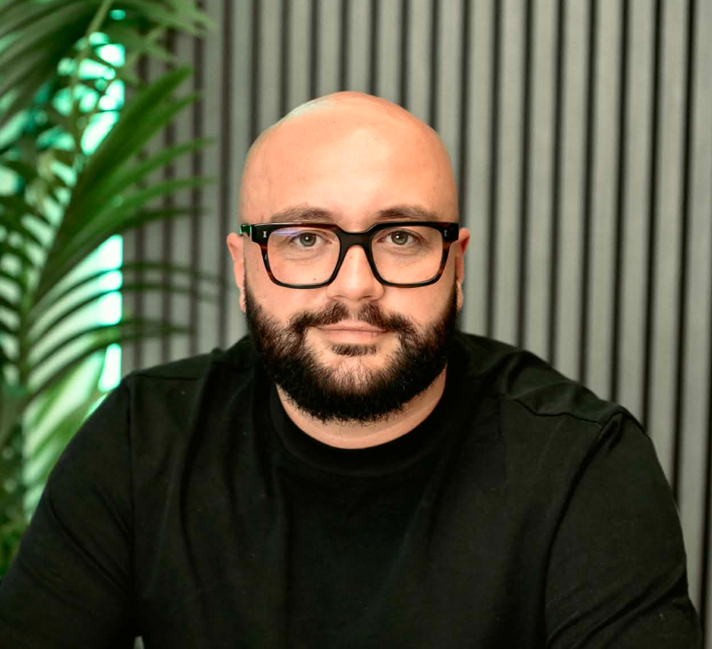 Author portrait - Mark Tuxford